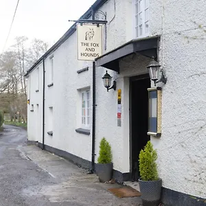 Fox And Hounds Llancarfan Herberg