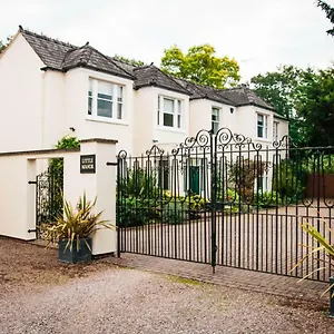 Little Manor Bed & Breakfast